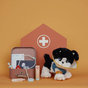 Olli Ella | Dinkum Dogs | TWooden and fabric oy Vet Set