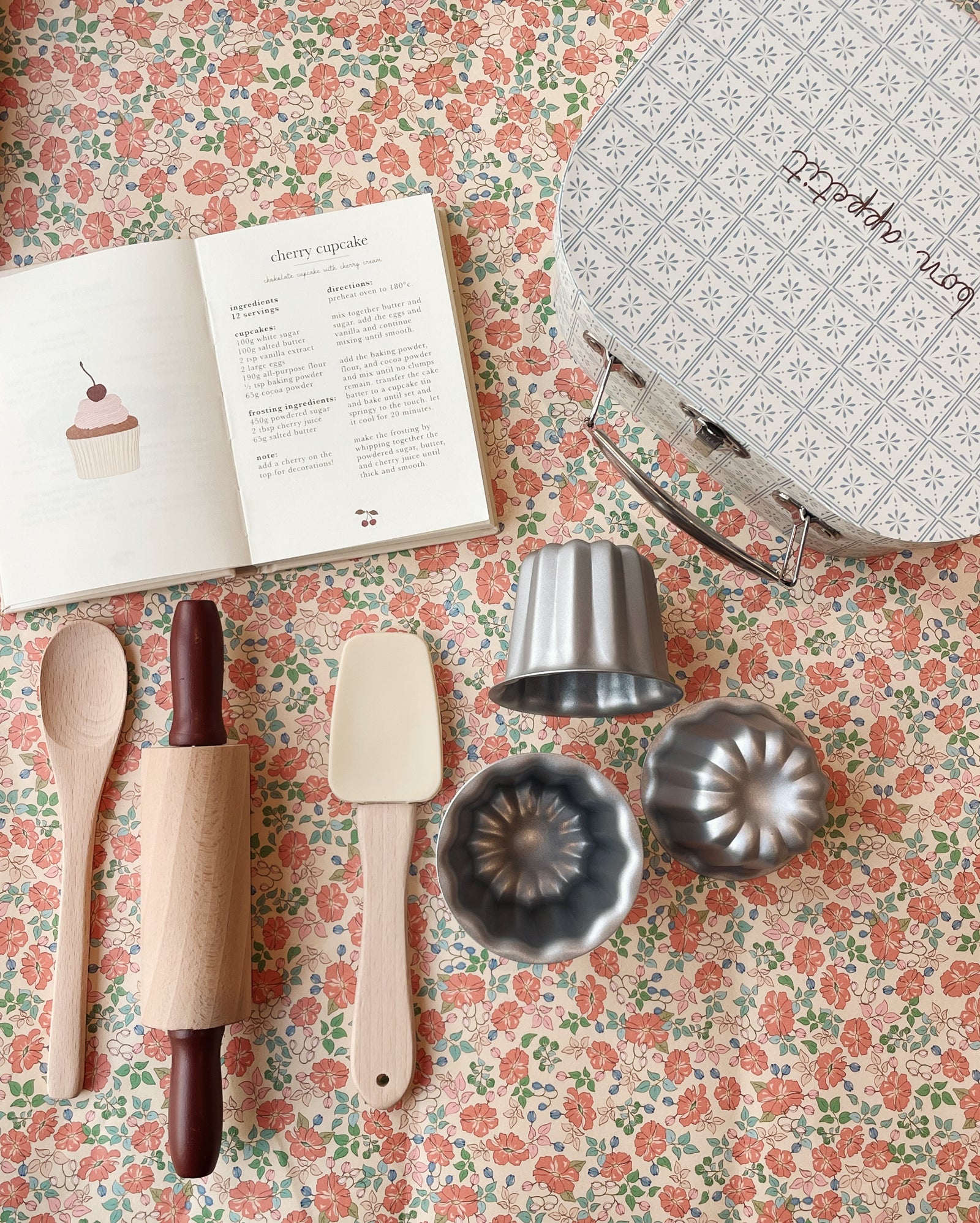 Konges Slojd | Madeleine | Kids Baking Set in a Suitcase 