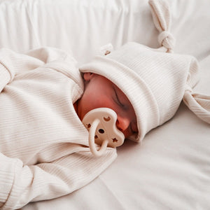 HEVEA Newborn Dummy | 0-3m ORTHODONTIC Natural - Milky White