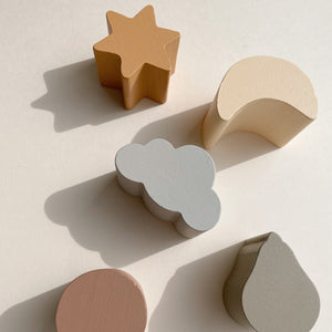 Konges Slojd Wooden Shape Sorter | Moon, Cloud & Star | Sustainable Eco Baby Toys | Gender Neutral Colours 