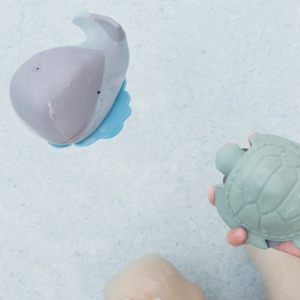 Hevea Ingulf the Whale and Dagmar the Turtle Natural Rubber bath Toy set